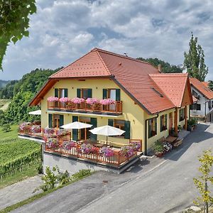 Farm Stay Jarc Vineyard Svecina Exterior photo