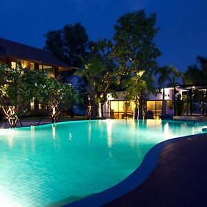 Hotel The Grace Amphawa Samut Songkhram Exterior photo