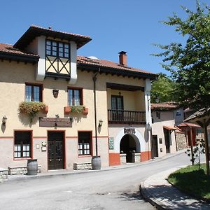 Pensjonat La Casona De Entralgo Pola de Laviana Exterior photo