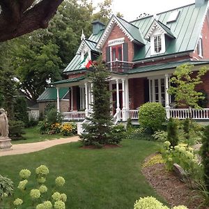 Bed and Breakfast La Belle Aux Berges Saint-Denis-sur-Richelieu Exterior photo