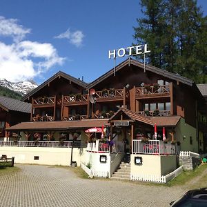 Hotel Alpenhof Oberwald Exterior photo