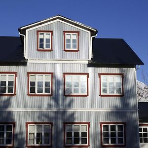 Gamli Skolinn Húsavík Exterior photo