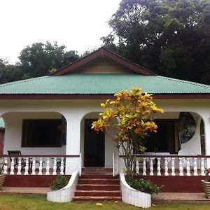 Hotel Dan Kazou Self Catering La Digue Exterior photo