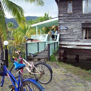 Aunchaleena Beach Front Resort, Koh Chang Bang Tao Beach Room photo