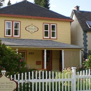 Hotel Victoria Falls House Nelson Exterior photo