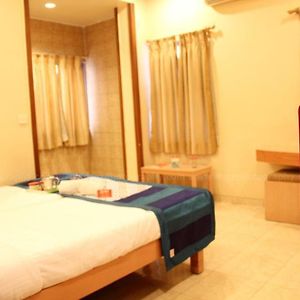 Oyo 1055 Hotel Sheetal Pune Exterior photo