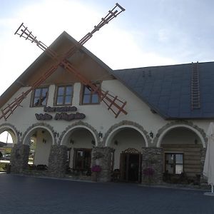 Hotel Karczma We Młynie Tuszyn Exterior photo