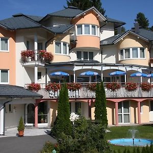 Aparthotel Waldschloessl Latschach ober dem Faakersee Exterior photo