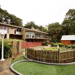 Bed and Breakfast Pinetown Lala Land Durban Exterior photo
