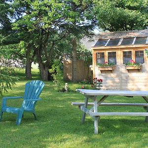 Bed and Breakfast La Maison Sous Les Lilas La Malbaie Exterior photo