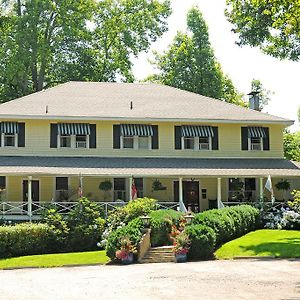 Orchard Inn Saluda Exterior photo