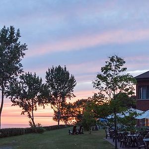 Hotel L'Auberge Du Lac St-Pierre Trois-Rivières Exterior photo