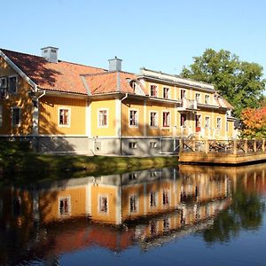 Pensjonat Dufweholms Herrgard Katrineholm Exterior photo