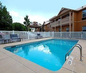 Comfort Inn & Suites Birmingham Exterior photo