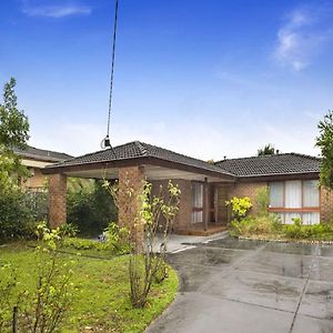 Caulfield Family Home With Large Space Melbourne Exterior photo