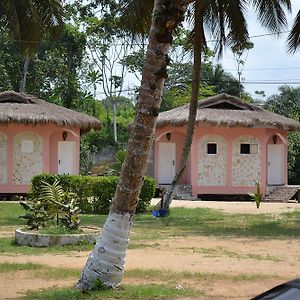 Hotel Tara Plage Kribi Exterior photo