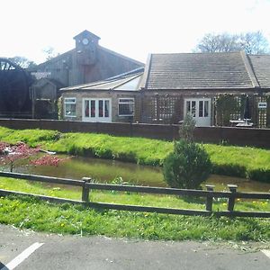 Bed and Breakfast The Old Mill Castleside Exterior photo