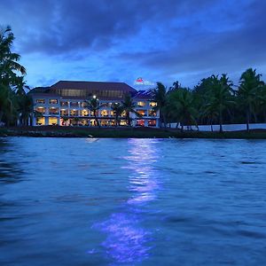 Hotel Lake Palace Trivandrum Vettutura Exterior photo