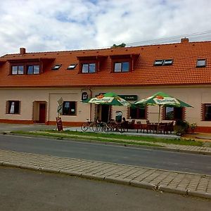 Hotel Penzion U Hladu Ulice Exterior photo