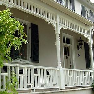 Hotel The Old Bank House Niagara-on-the-Lake Exterior photo