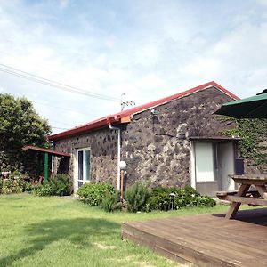 Willa Jeju Stone House Exterior photo