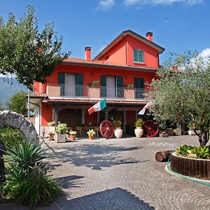 Pensjonat Azienda Agrituristica Pericle Montella Exterior photo