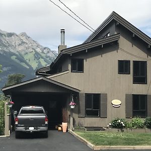 Bed and Breakfast Mountain View Bed & Breakfast Banff Exterior photo