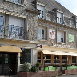 Bed and Breakfast Gite Le Relais Saint Michel Domfront  Exterior photo