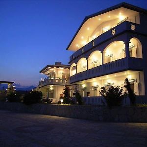 Aparthotel Gogas Palace Ammoudia Exterior photo