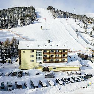 Hotel Lachtalhaus Exterior photo