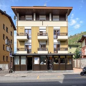 Hotel Schenatti Sondrio Exterior photo