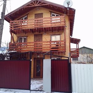 Hotel U Karoliny Jaremcze Exterior photo