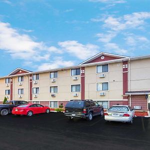 Hotel Super 8 By Wyndham Kenosha/Pleasant Prairie Exterior photo