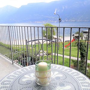 Campione Giulia Exclusive Lakefront Apartment By Gardadomusmea Campione del Garda Exterior photo