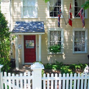 Apple Tree Historic B&B Niagara-on-the-Lake Exterior photo