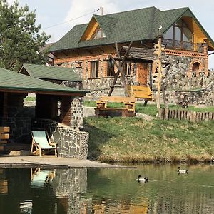 Hotel Gostynna sadyba Kit Bayun Teterivka Exterior photo