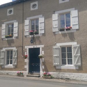 Bed and Breakfast Vingt Grand Rue Champagne-Mouton Exterior photo