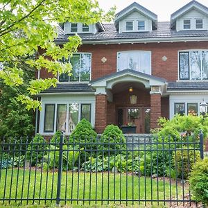 Bed and Breakfast Avonview Manor Stratford Exterior photo