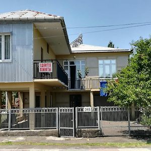 Guest House Of Givi Kobuleti Exterior photo