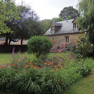 Bed and Breakfast Le Moulin D'Hys La Cropte Exterior photo