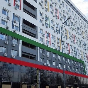 Aparthotel Smart-House Smart Kvartira S Kukhnei Vozle Metro. Kijów Exterior photo