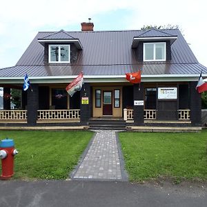 Bed and Breakfast Dans Les Draps De Morphee Campbellton Exterior photo