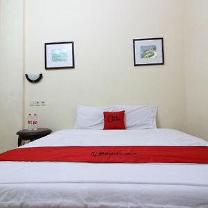 Hotel RedDoorz @ Mantrijeron 2 Jogyakarta Exterior photo