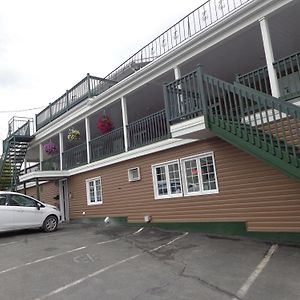 Happy Motel Edmundston Exterior photo