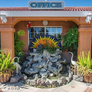 Economy Inn Los Banos Exterior photo