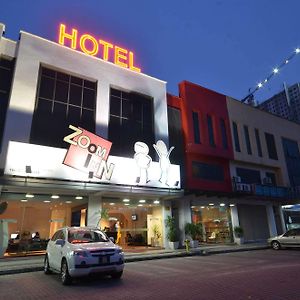 Zoom Inn Boutique Hotel - Danga Bay Johor Bahru Exterior photo