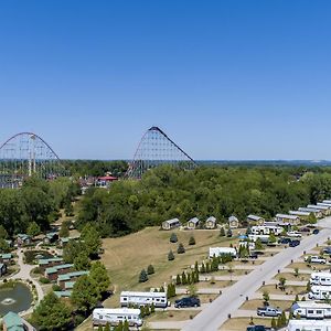 Worlds Of Fun Village Kansas City Exterior photo