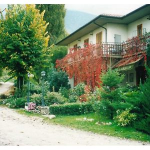 Albergo-Ristorante"Parco Alle Noci"Tra La Cascata Delle Marmore,Labro E Valle Santa Di S Francesco Rivodutri Exterior photo