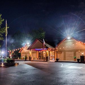 Inn Of The Dove Romantic Luxury & Business Suites Bensalem Exterior photo