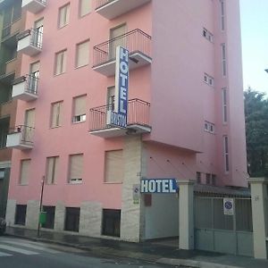 Hotel Bristol Sesto San Giovanni Exterior photo